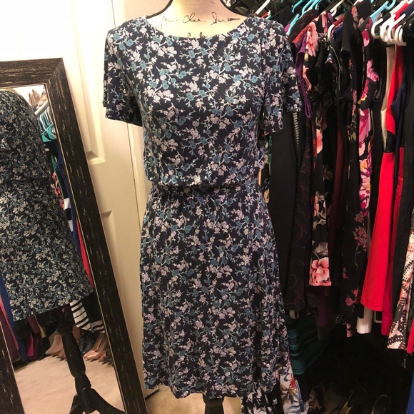 LOFT Dresses & Skirts - Floral loft dress ✨